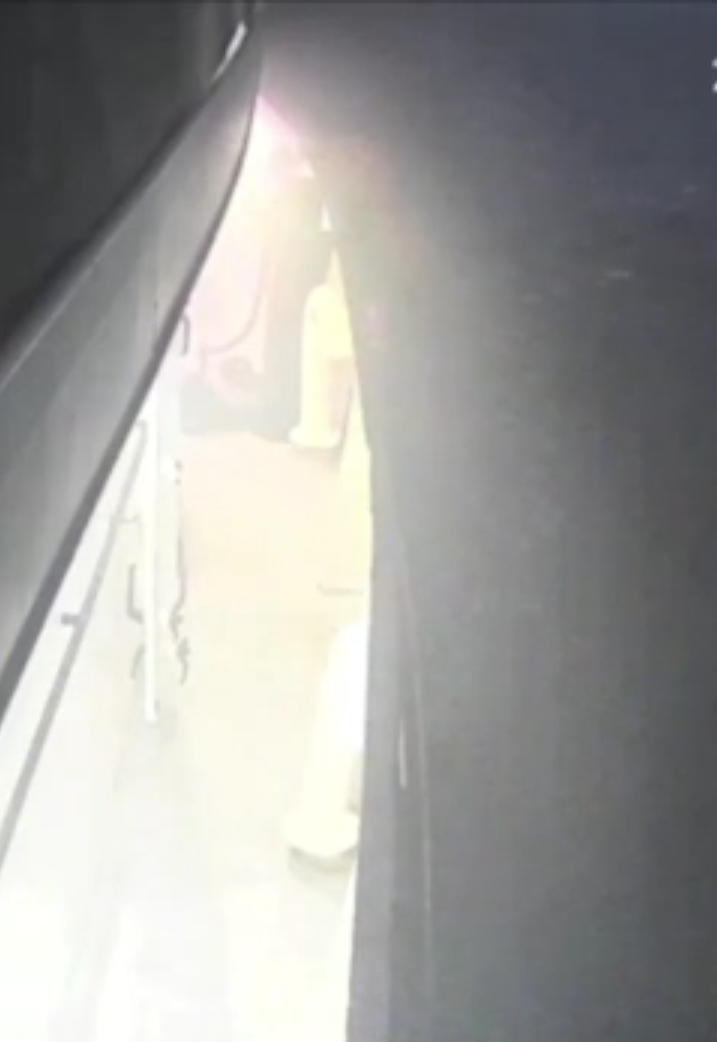 یکی از کشتی های ناوگان صمود در حال حرکت در دل شب به سمت نوار غزه در سرزمین فلسطین