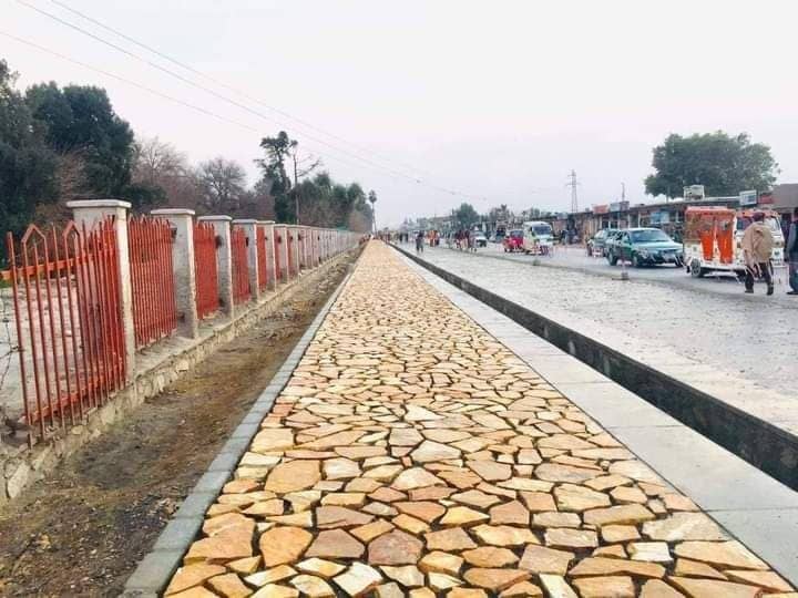 سنگ لاشه یکی از بهترین و زیباترین مدل های سنگ کوهی می‌باشد پیمانکاری سنگ نادری با داشتن سابقه کاری 