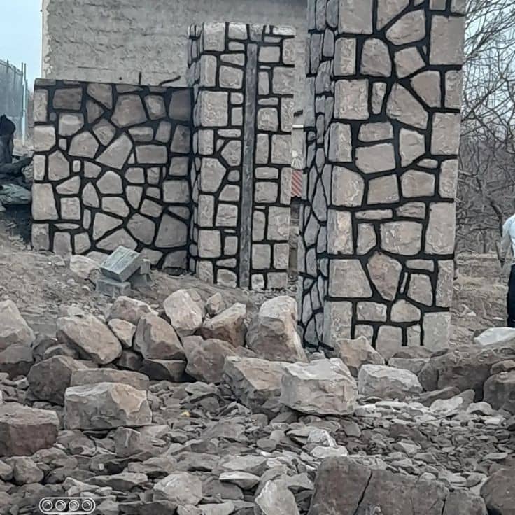 مالون کاری دماوند برای نمای ستون های ویلا یگانه تامین کننده سنگ مالون برای دیوار های باغ در تهران 