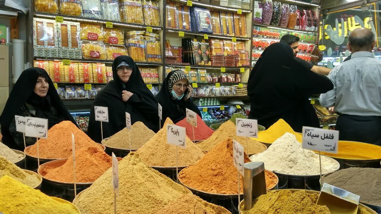 مشهد سمت نواب بازارچه امین راستهی ادویه و آجیل