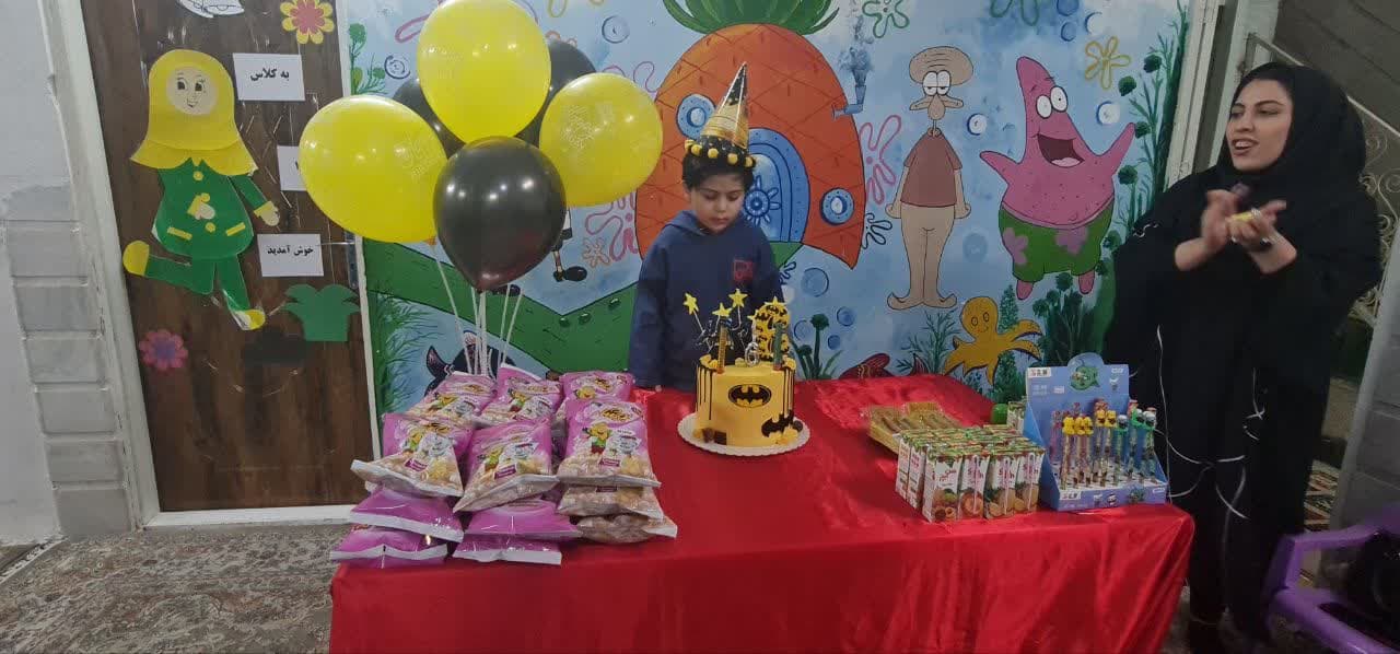 علی و خانممعلمش در دبستان دانش قم